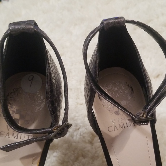 VINCE CAMUTO Black Patent & Leather Reptile Heel 9 - Picture 6 of 8